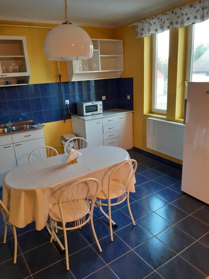 Gabor Pal 1 Apartman 1 Szoba Dunafoldvar Экстерьер фото